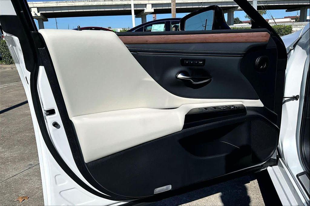 new 2025 Lexus ES 350 car, priced at $48,464