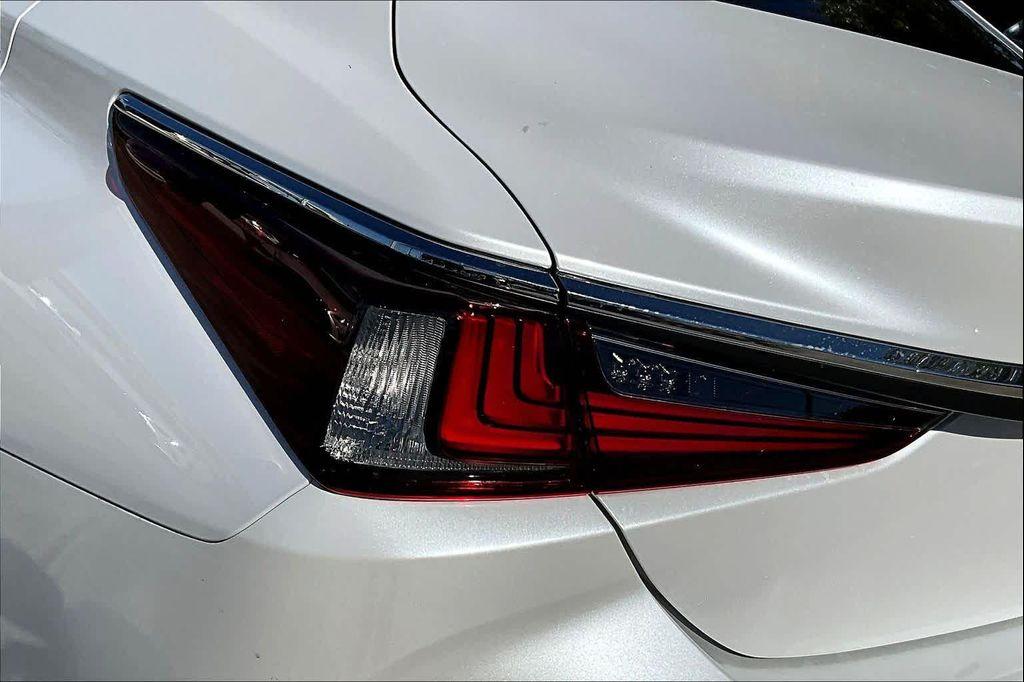 new 2025 Lexus ES 350 car, priced at $48,464