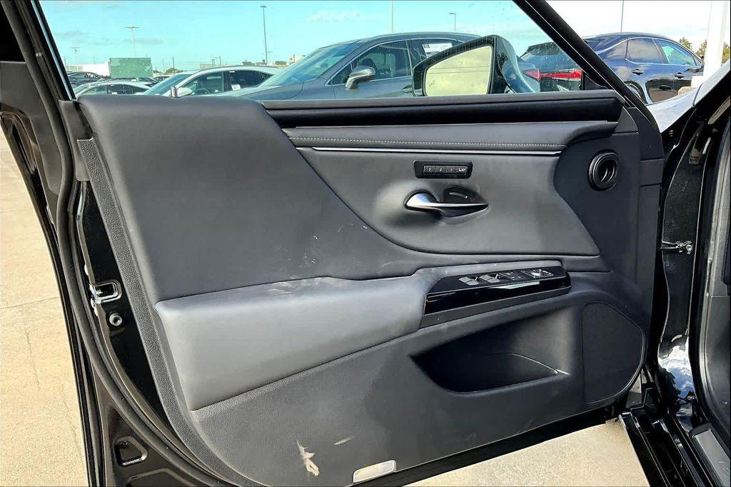 new 2025 Lexus ES 350 car, priced at $49,149