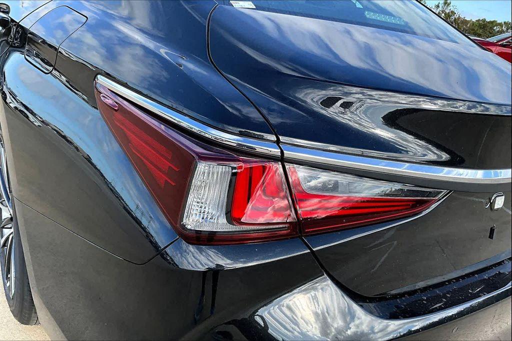 new 2025 Lexus ES 350 car, priced at $49,149