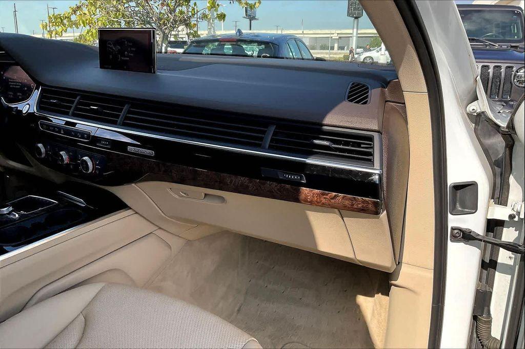 used 2018 Audi Q7 car, priced at $15,495