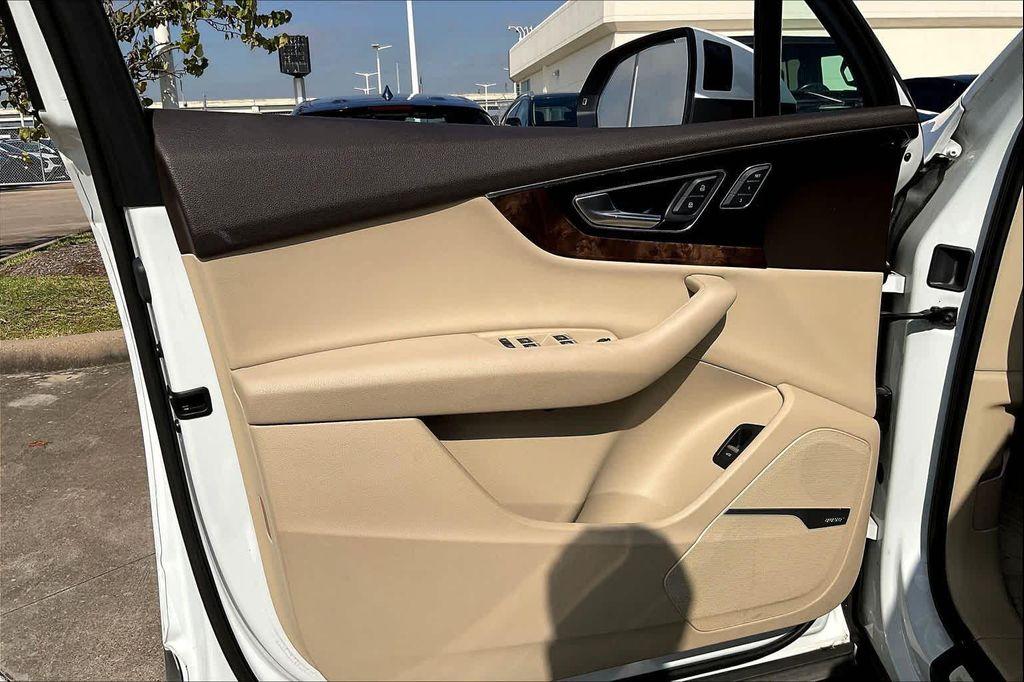 used 2018 Audi Q7 car, priced at $15,495