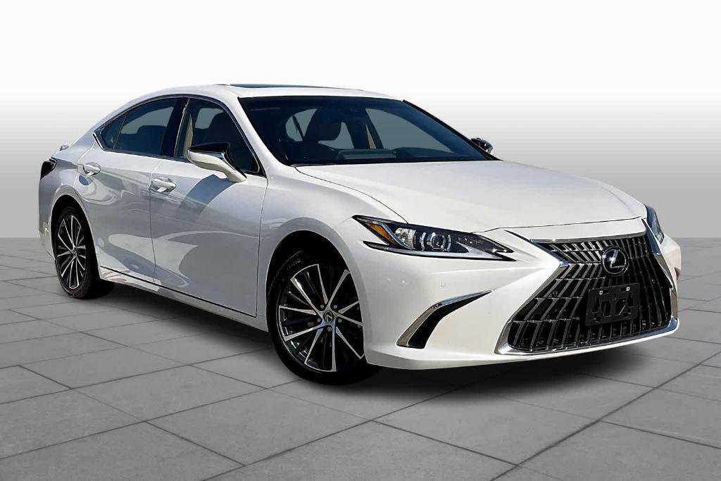 used 2025 Lexus ES 300h car, priced at $48,995