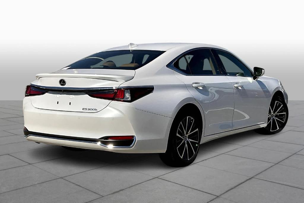 used 2025 Lexus ES 300h car, priced at $48,995