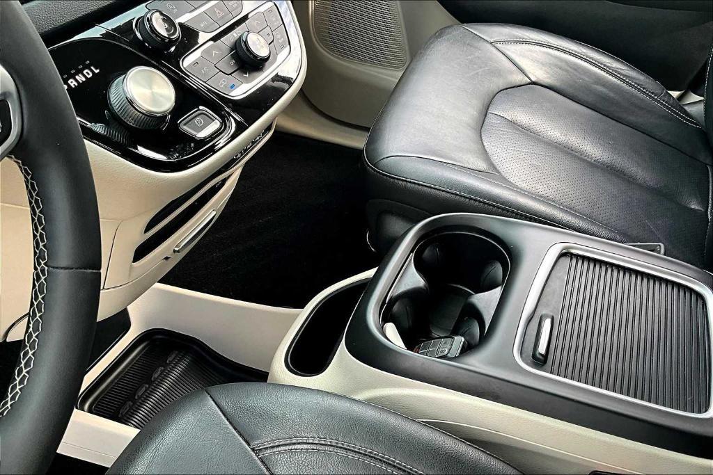 used 2022 Chrysler Pacifica car, priced at $20,995