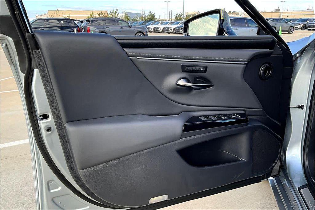 new 2025 Lexus ES 350 car, priced at $49,649