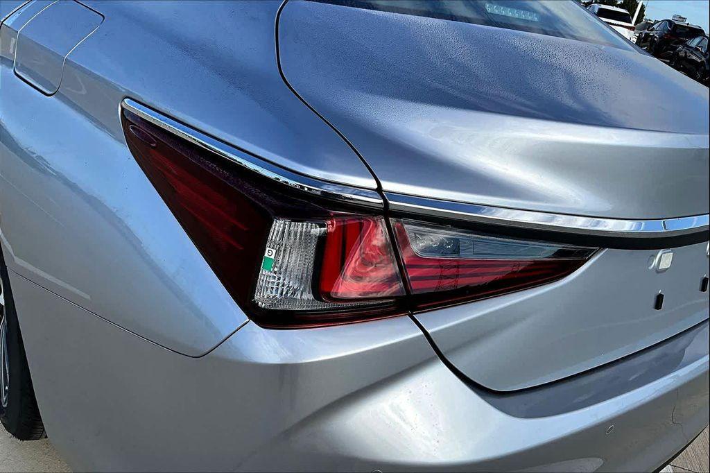 new 2025 Lexus ES 350 car, priced at $49,649