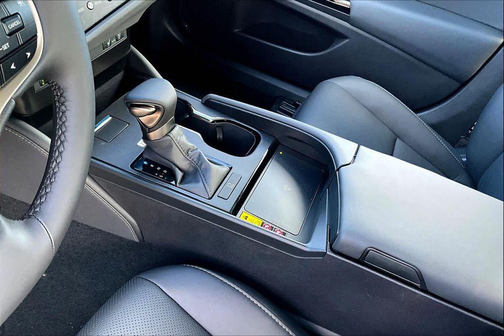 new 2025 Lexus ES 350 car, priced at $49,649