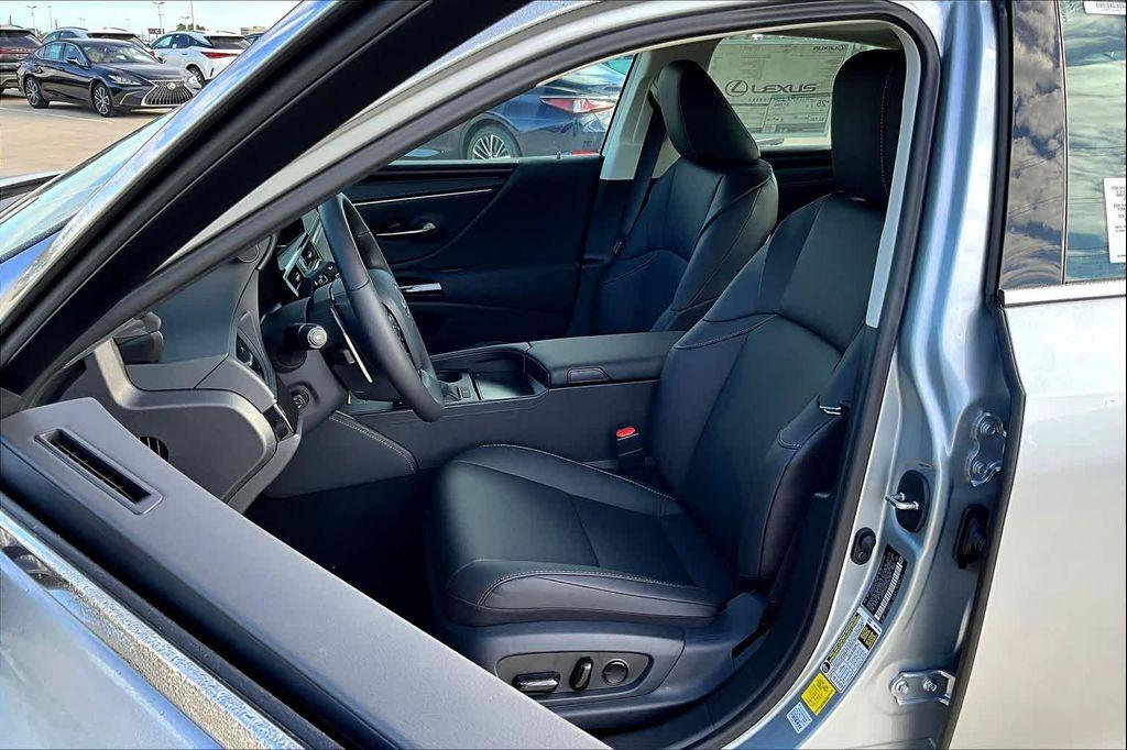 new 2025 Lexus ES 350 car, priced at $49,649