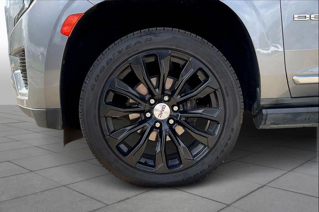 used 2021 GMC Yukon XL car, priced at $47,495