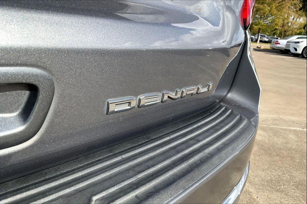 used 2021 GMC Yukon XL car, priced at $47,495