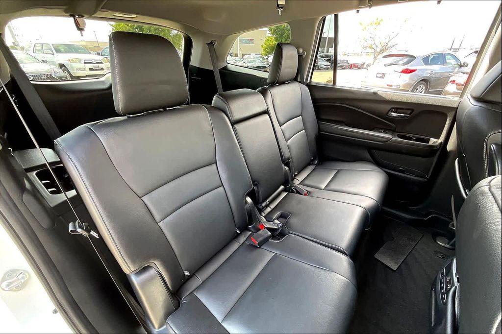 used 2021 Honda Pilot car, priced at $27,995