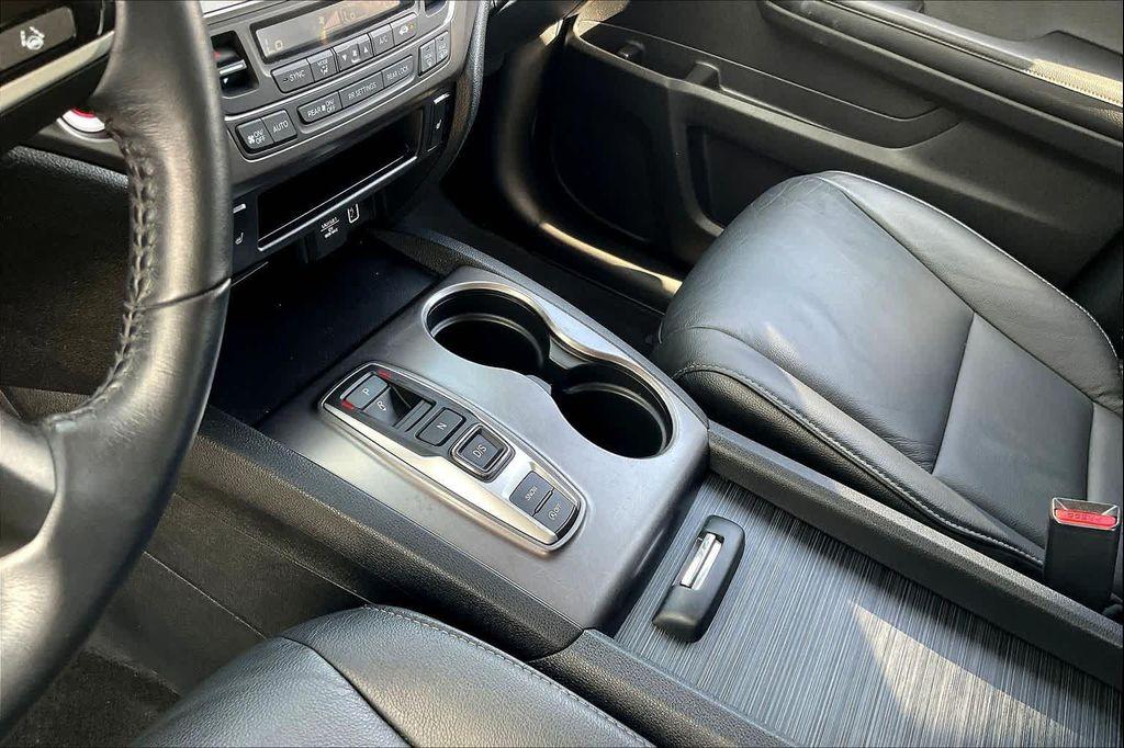 used 2021 Honda Pilot car, priced at $27,995