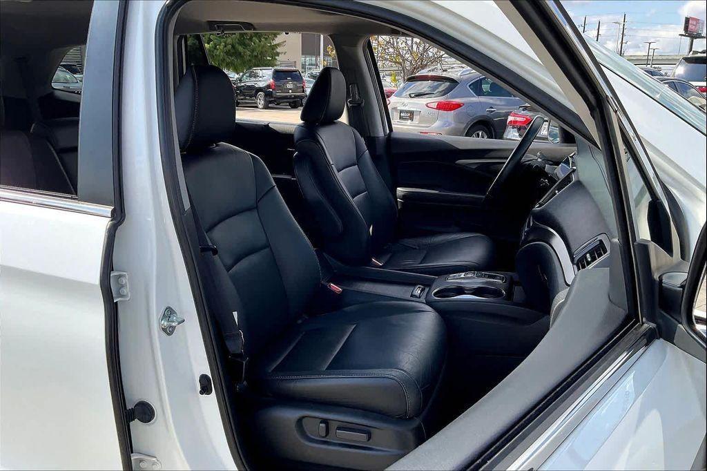 used 2021 Honda Pilot car, priced at $27,995