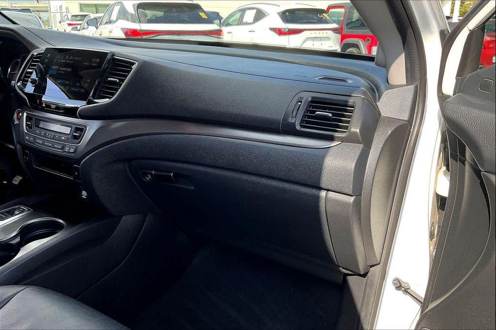 used 2021 Honda Pilot car, priced at $27,995