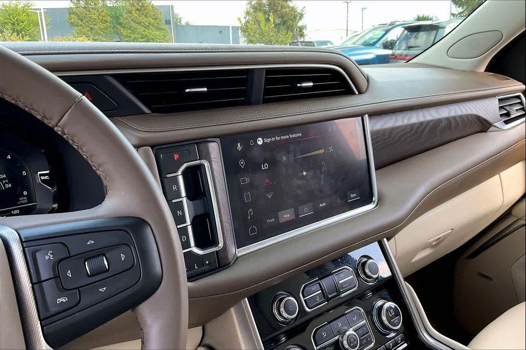 used 2024 GMC Yukon car, priced at $64,995