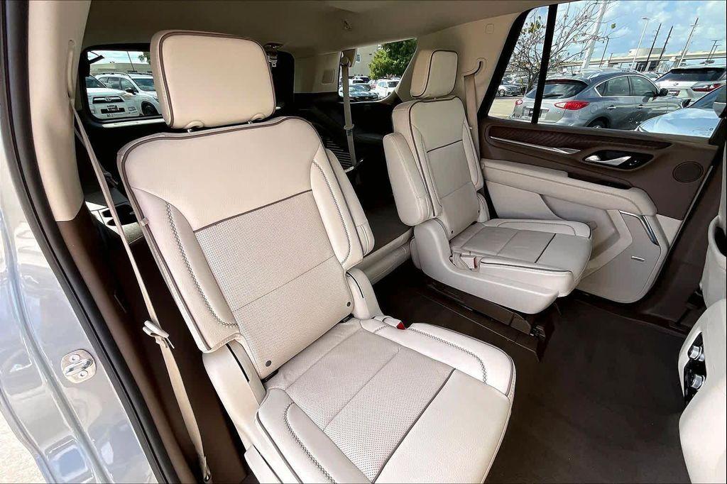 used 2024 GMC Yukon car, priced at $64,995