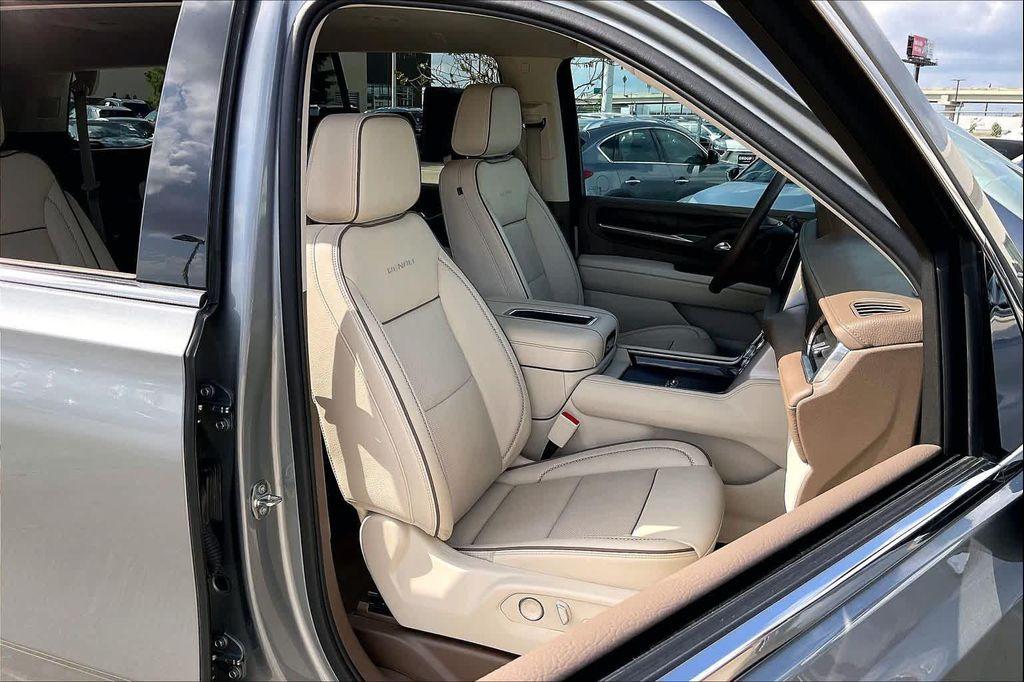 used 2024 GMC Yukon car, priced at $64,995