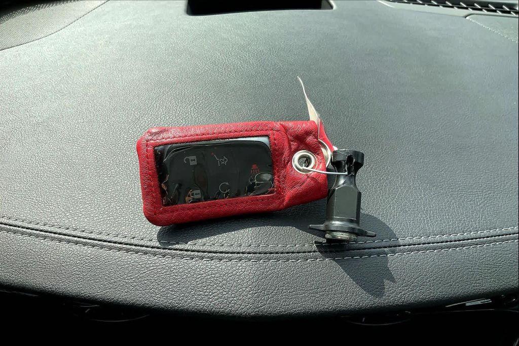 used 2021 Cadillac XT5 car, priced at $23,995