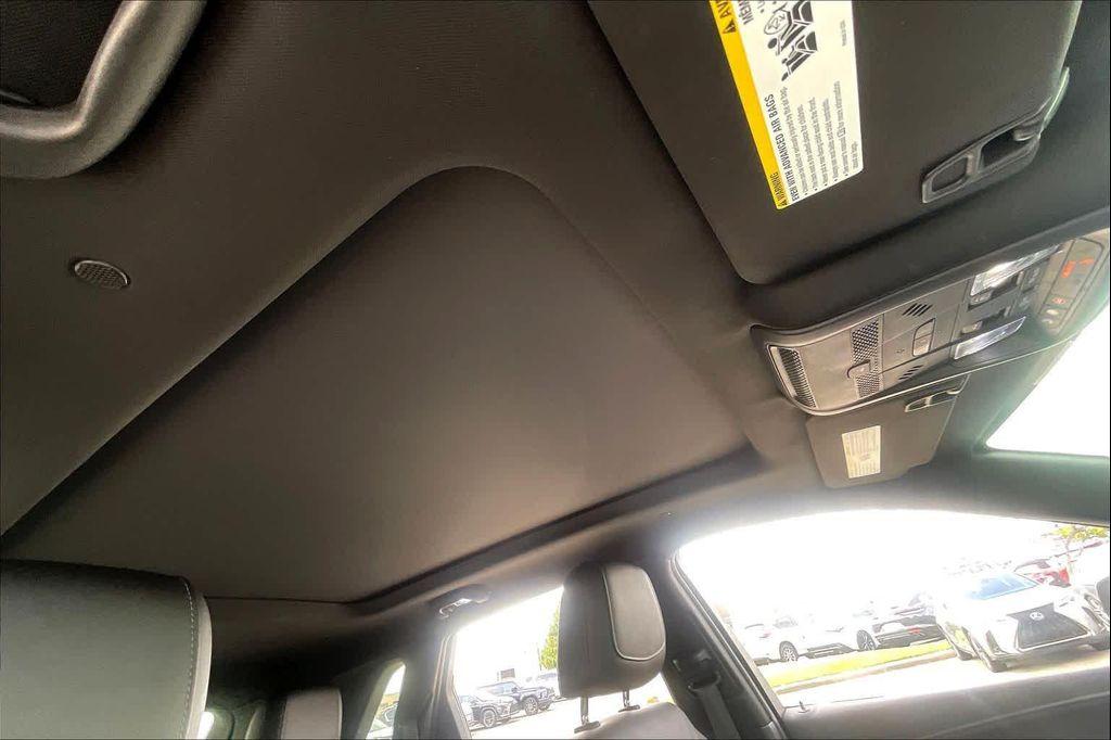 used 2021 Cadillac XT5 car, priced at $23,995