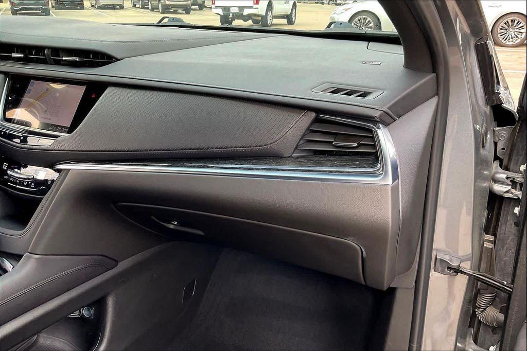 used 2021 Cadillac XT5 car, priced at $23,995