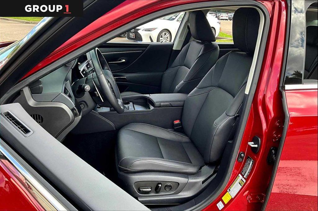 used 2025 Lexus ES 350 car, priced at $44,495