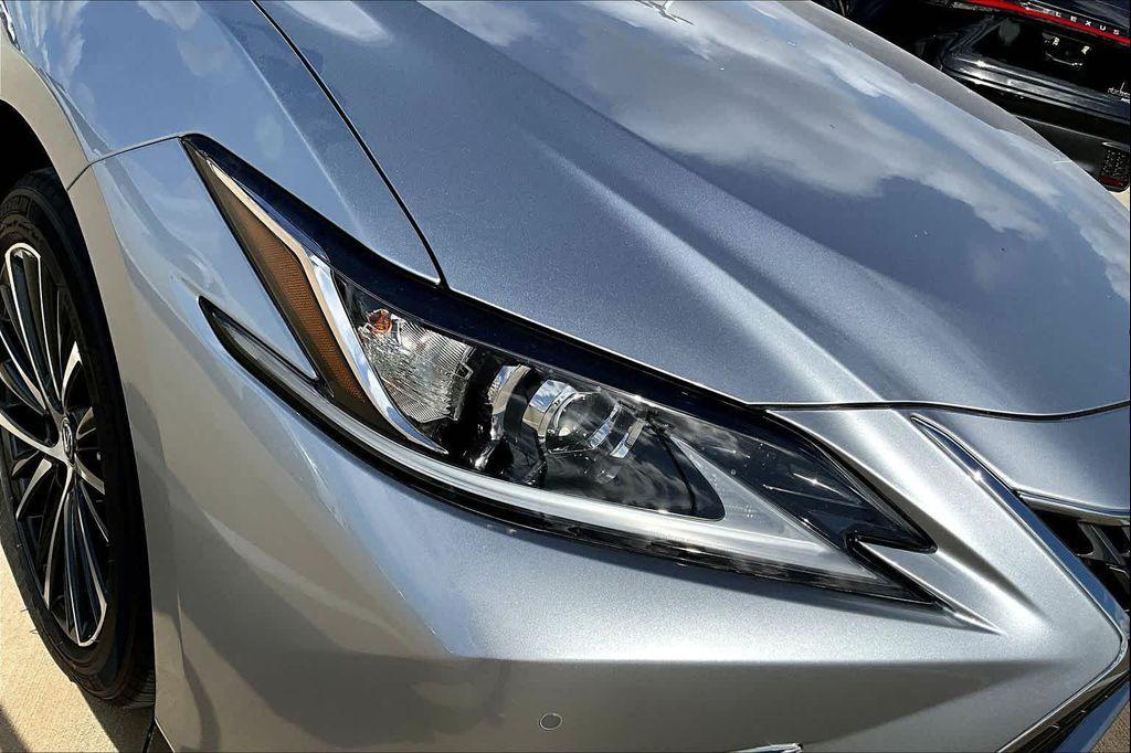 new 2025 Lexus ES 350 car, priced at $49,649