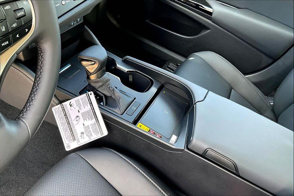 new 2025 Lexus ES 350 car, priced at $49,649