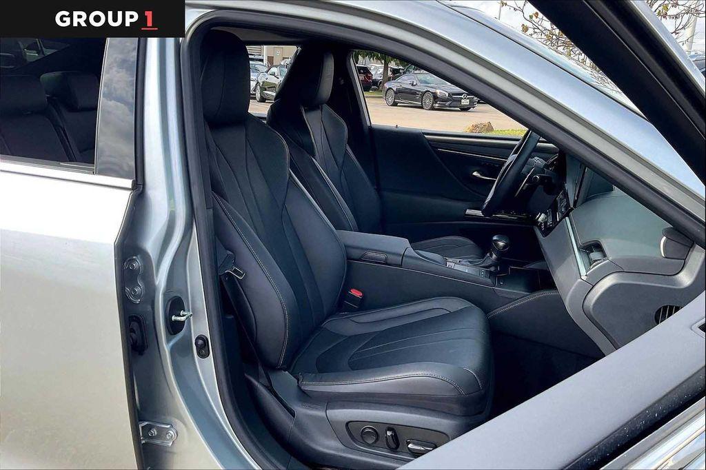 used 2022 Lexus ES 350 car, priced at $38,995