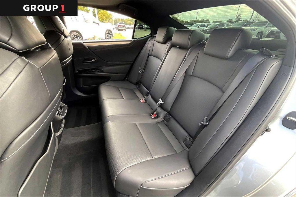 used 2022 Lexus ES 350 car, priced at $38,995