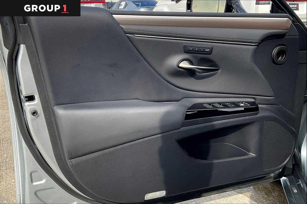 used 2022 Lexus ES 350 car, priced at $38,995