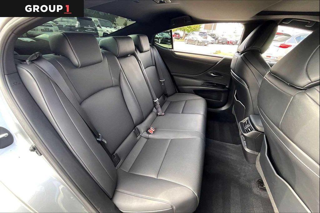 used 2022 Lexus ES 350 car, priced at $38,995