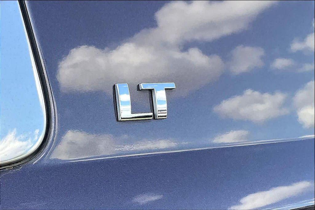 used 2015 Chevrolet Suburban car, priced at $15,495