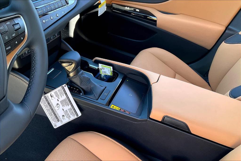 new 2025 Lexus ES 350 car, priced at $49,899