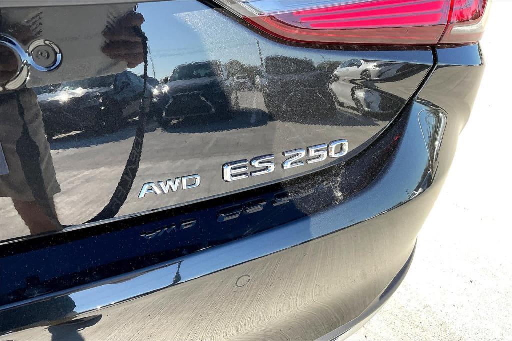 new 2024 Lexus ES 250 car, priced at $47,710