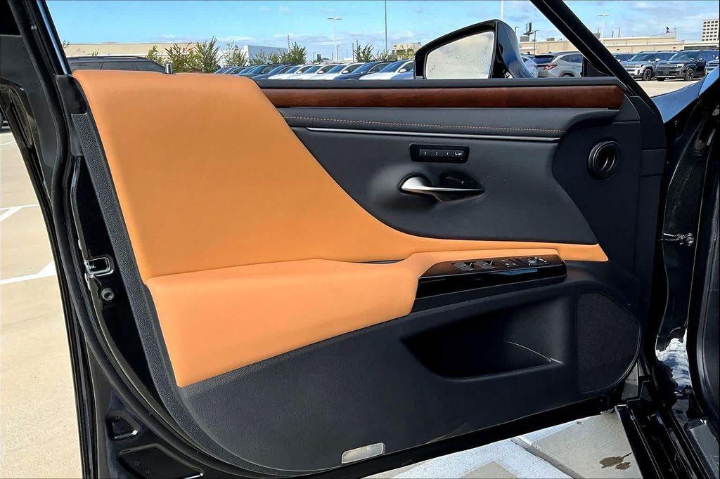 new 2025 Lexus ES 350 car, priced at $49,149
