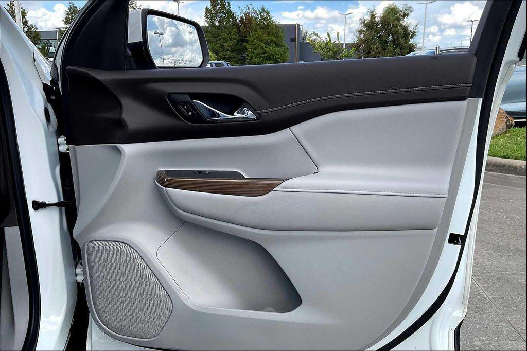 used 2022 GMC Acadia car, priced at $22,960