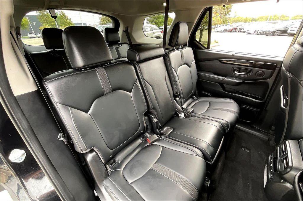 used 2023 Honda Pilot car, priced at $33,995