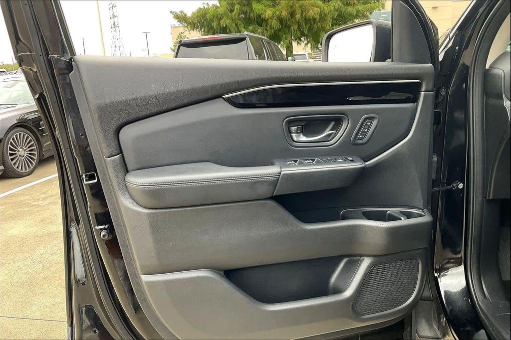 used 2023 Honda Pilot car, priced at $33,995