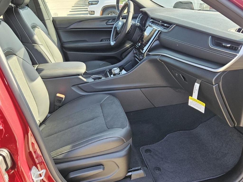 new 2025 Jeep Grand Cherokee L car, priced at $43,036