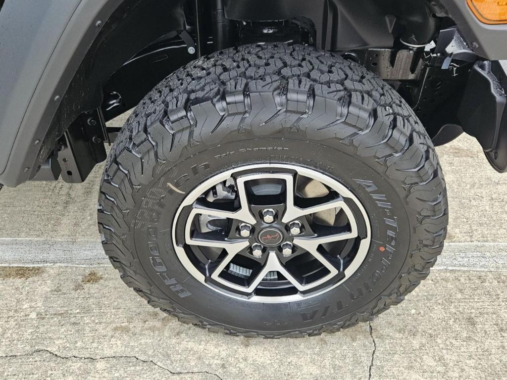 new 2025 Jeep Wrangler car, priced at $48,163