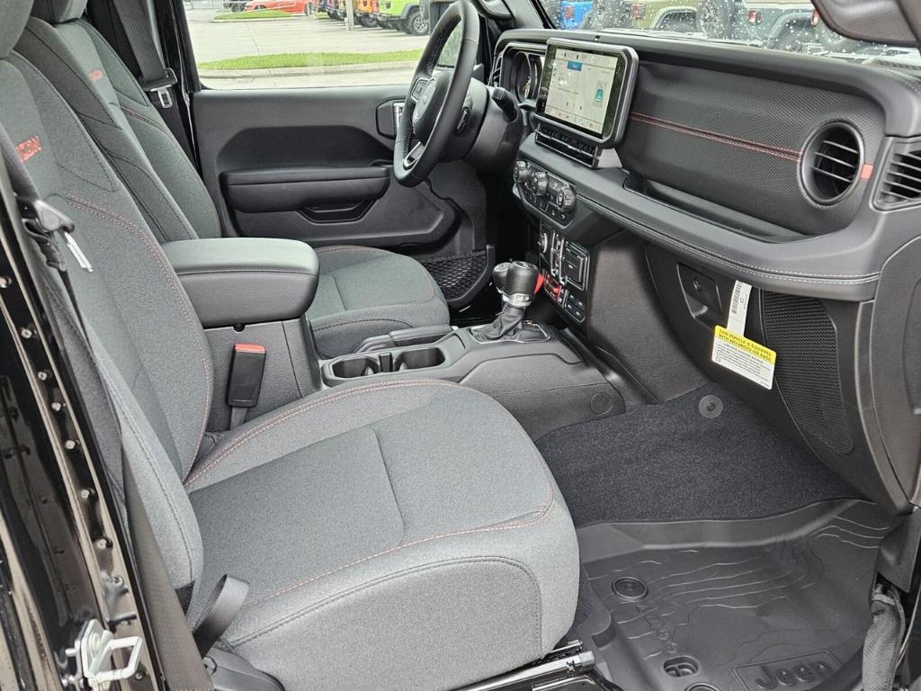 new 2025 Jeep Wrangler car, priced at $48,163