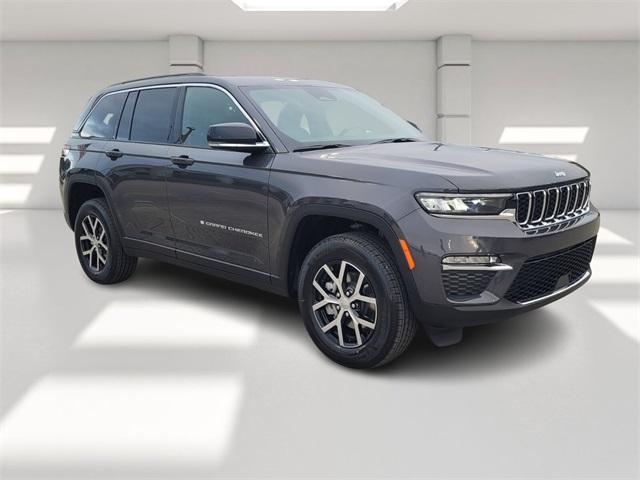 new 2025 Jeep Grand Cherokee car, priced at $42,083