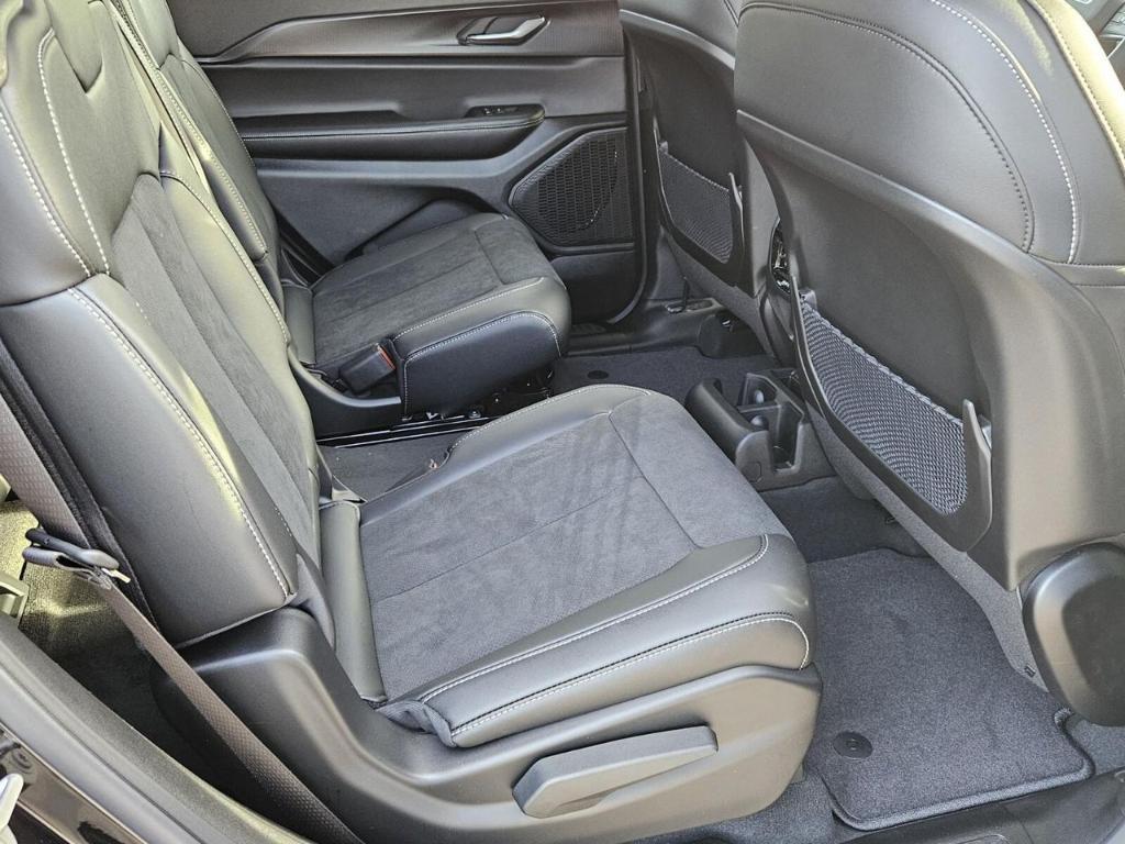 new 2025 Jeep Grand Cherokee L car, priced at $40,556