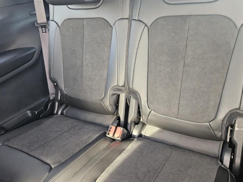 new 2025 Jeep Grand Cherokee L car, priced at $40,556