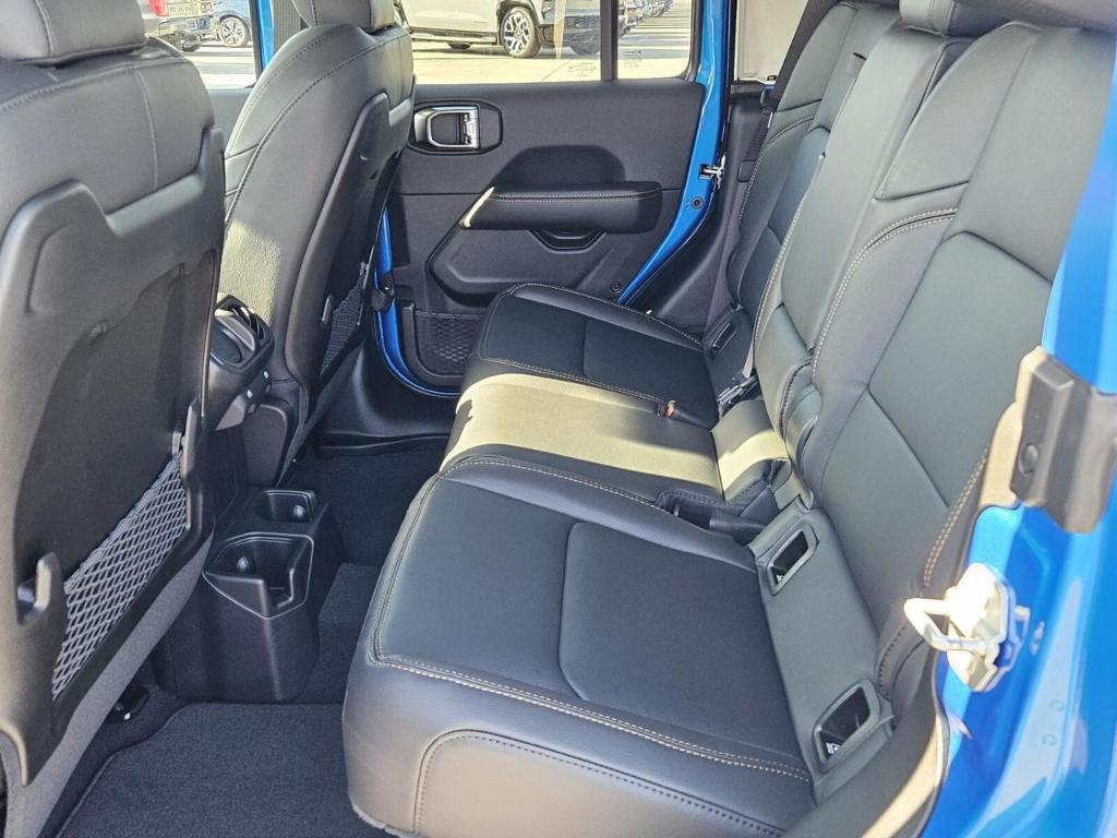 new 2025 Jeep Gladiator car, priced at $42,298