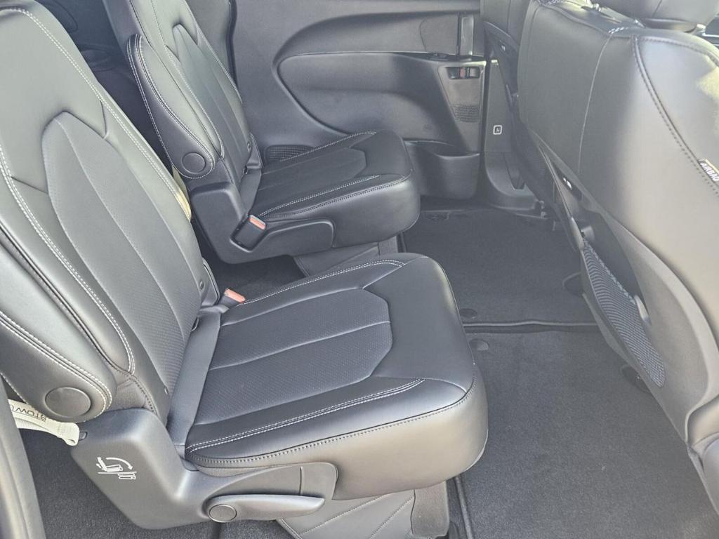 new 2025 Chrysler Pacifica car, priced at $41,153