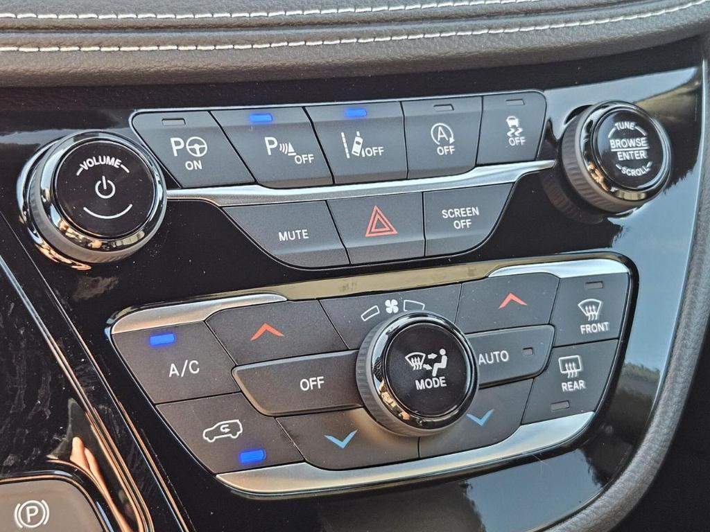 new 2025 Chrysler Pacifica car, priced at $41,153