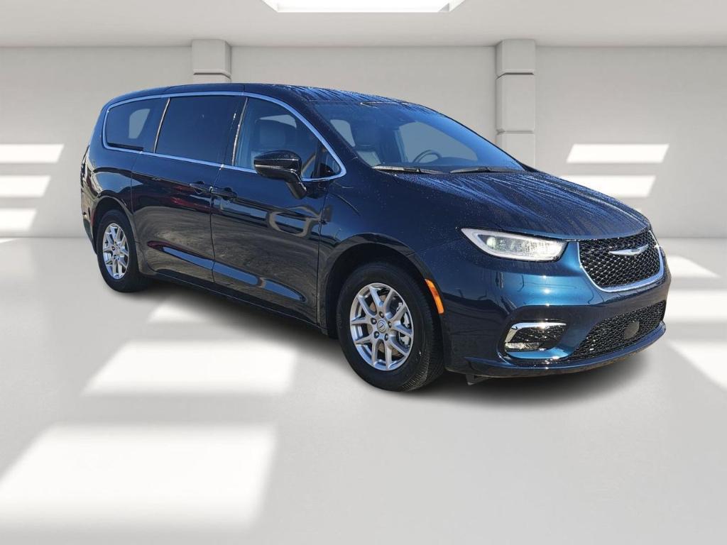 new 2025 Chrysler Pacifica car, priced at $41,153