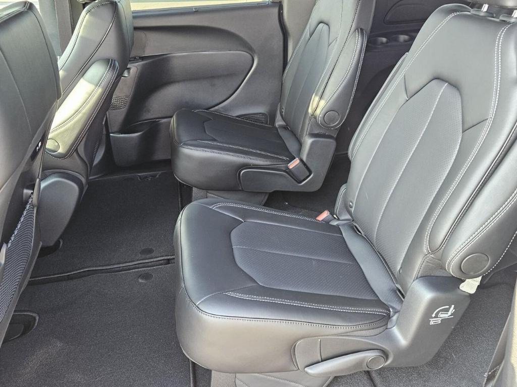 new 2025 Chrysler Pacifica car, priced at $41,153